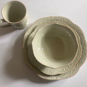 4 Piece Lenox French Perle Dinner Set in Pistachio
